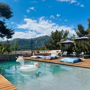Holistika : / Pool / Air Conditioning/ Mont Faron Maison d'hôtes